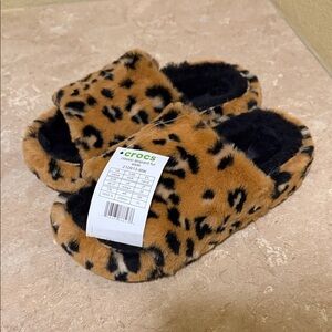 CROCS Fuzzy Leopard Slippers